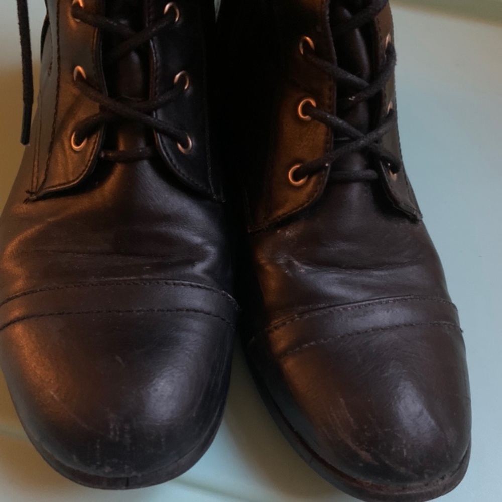Boot - Picture 6 of 9